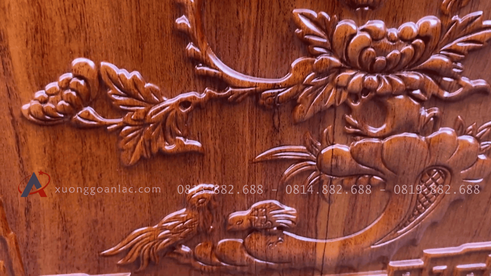 Mẫu tủ kệ tivi kết hợp tủ trang trí phong cách tân cổ điển gỗ hương đá ( Chú Hào - Quảng Ninh) 37 các chi tiết đục sống đồng, bắt mắt