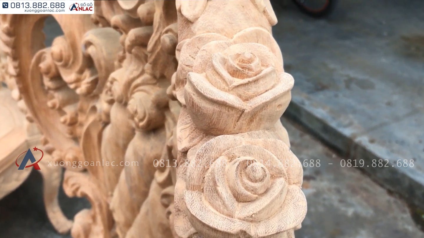 Bộ bàn ăn Louis hoàng gia 10 ghế gỗ gõ đỏ hàng mộc (Anh Đại, Ninh Bình) 31 cận cảnh họa tiết hoa hồng