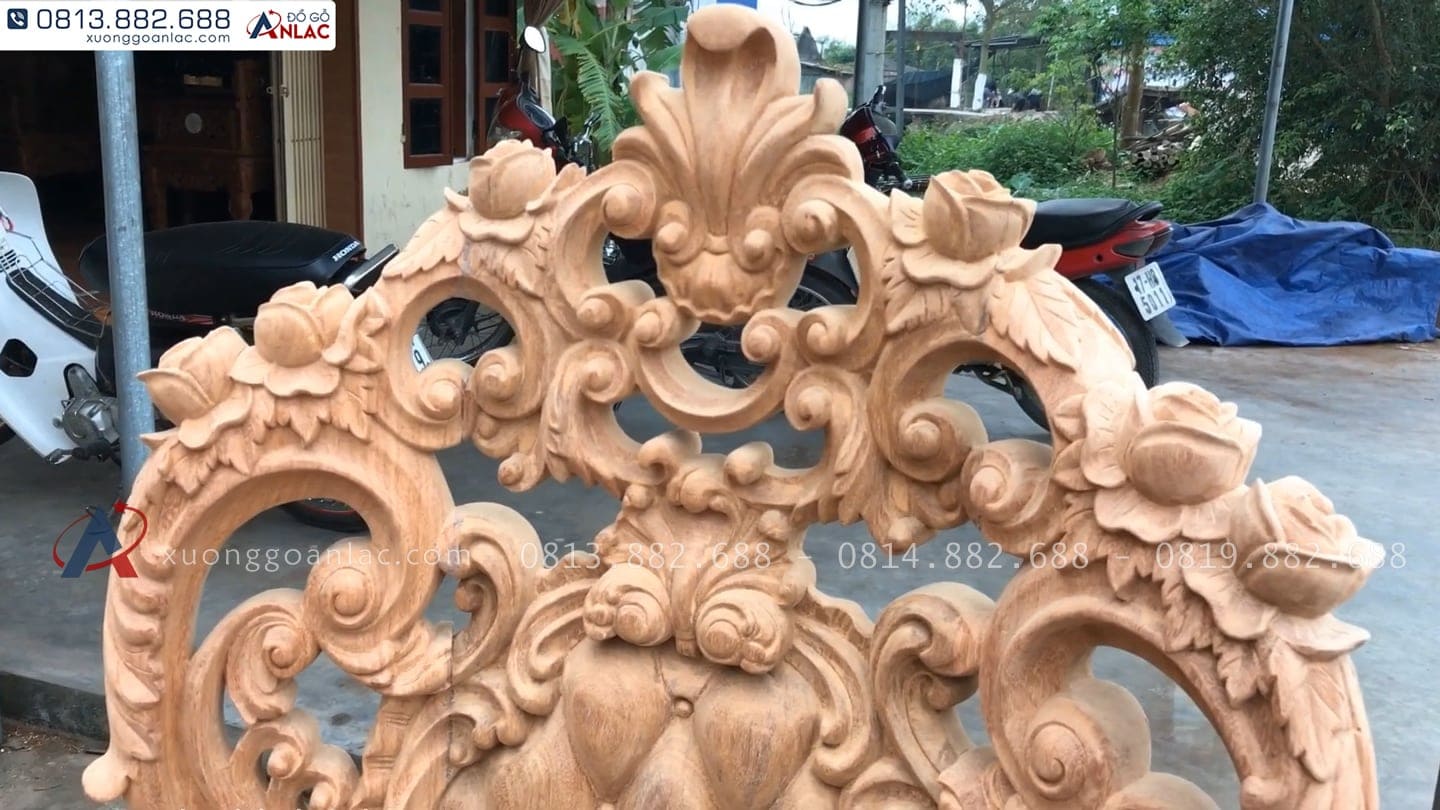 Bộ bàn ăn Louis hoàng gia 10 ghế gỗ gõ đỏ hàng mộc (Anh Đại, Ninh Bình) 29 chương liền đục lọng thủng hoa hồng lá tây