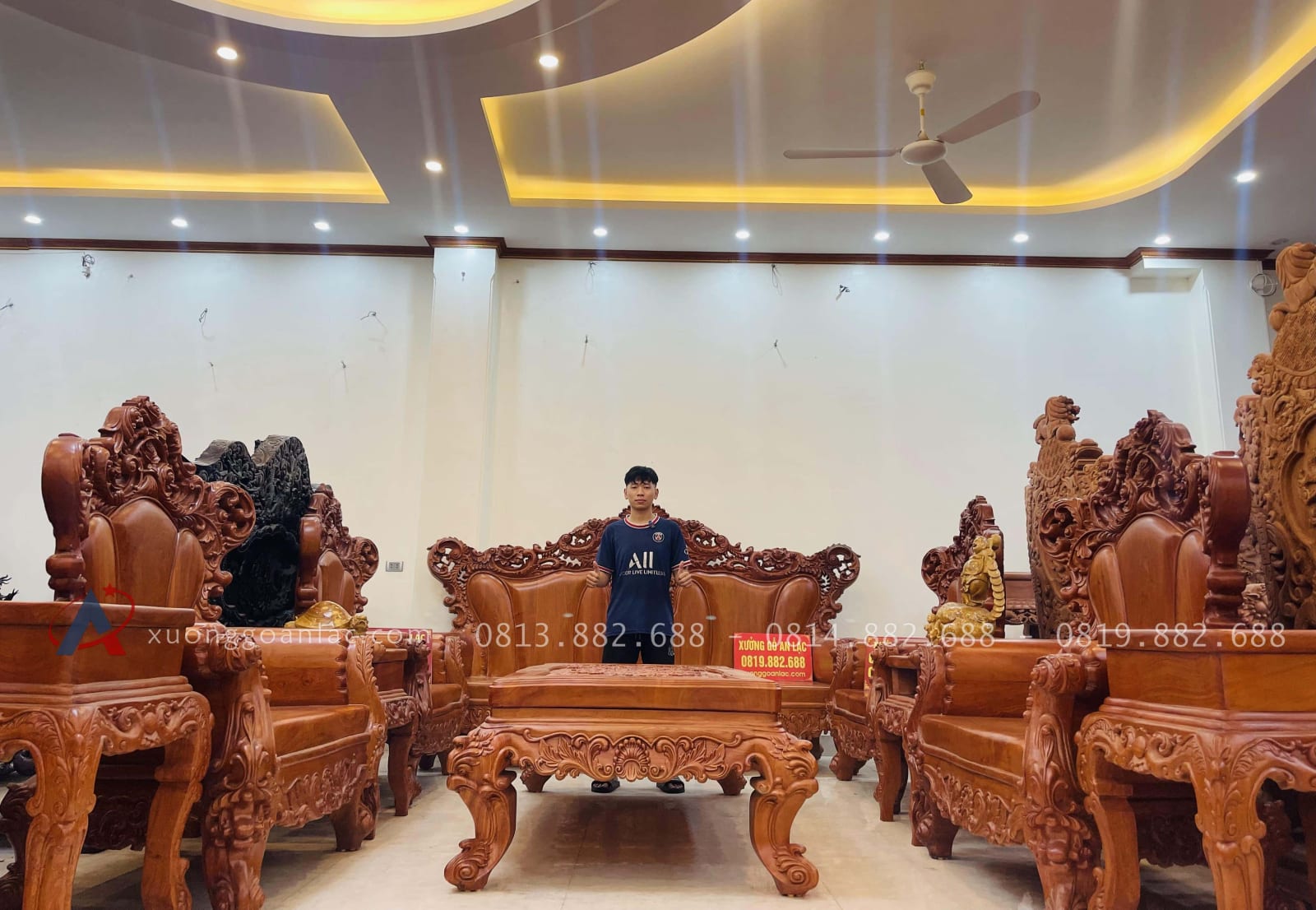 Siêu phẩm bàn ghế hoàng gia nguyên khối 10 món gỗ hương đá (Anh Sâm - Cao Bằng) 36 bàn ghế hoàng gia nguyên khối 10 món gỗ hương đá