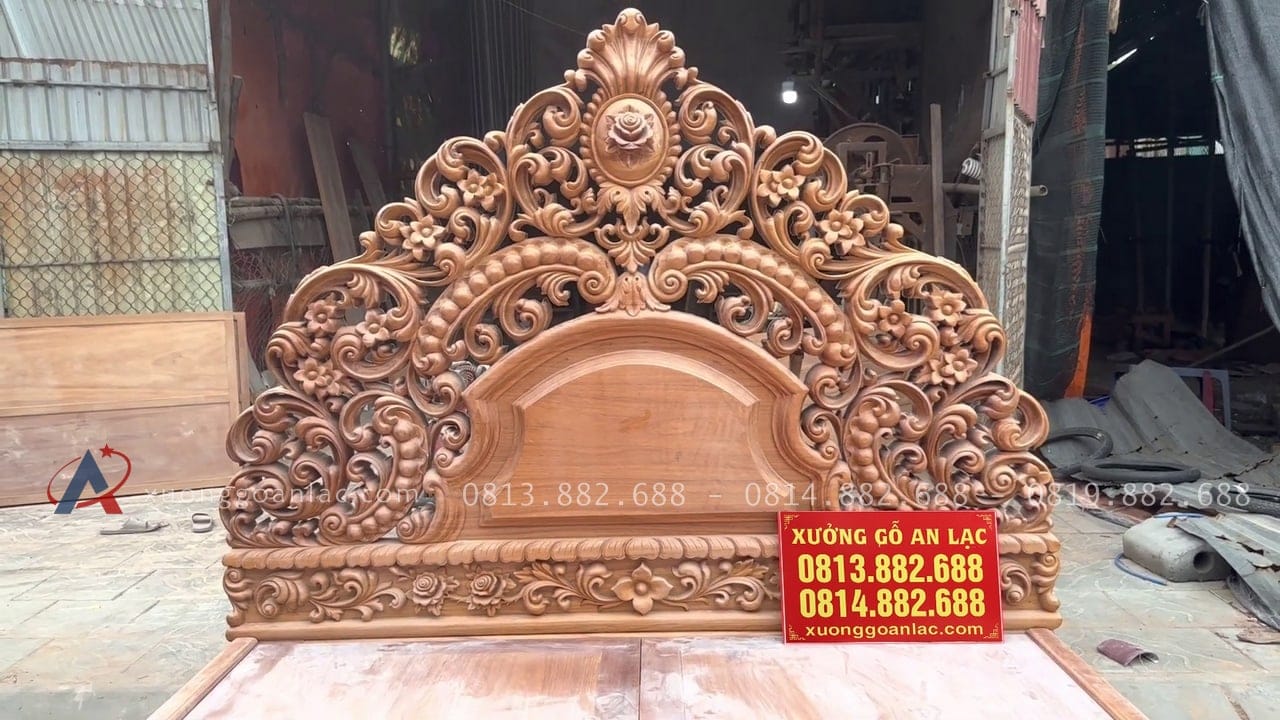 Siêu phẩm giường ngủ louis nguyên khối 16 đầu giường cao 1m95 đục hoa lá tây