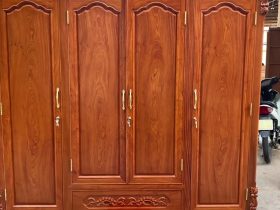 mẫu tủ gỗ tự nhiên siêu vân