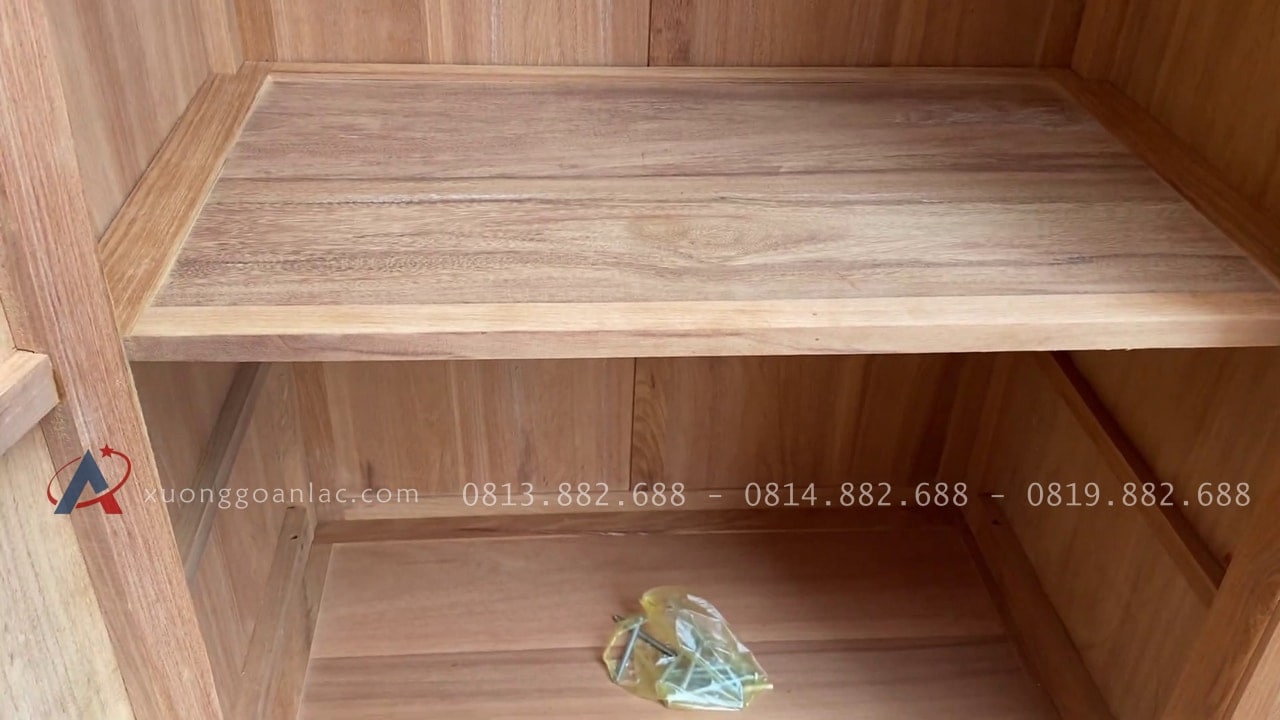 Tủ áo 5 cánh gỗ gõ đỏ hiện đại 11 bên trong lòng tủ quần áo