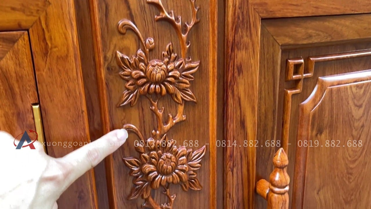 Mẫu tủ thờ gỗ hương đá cao cấp 20 đường nét hoa văn đục nảy nền