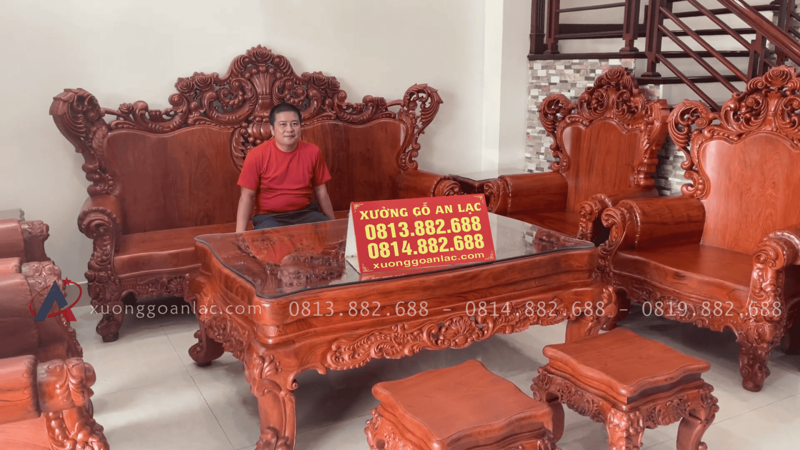 Bàn ghế Hoàng gia nguyên khối hàng vách tựa lưng liền nguyên khối gỗ hương đá (Anh Thủy - Ninh Bình) 12 bàn ghế hoàng gia nguyên khối hàng vách tựa lưng liền gỗ hương đá