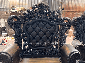 Bàn giao bộ bàn ghế hoàng gia tân cổ điển gỗ mun hoa Lào 8 món cho Chú Nhiệm - Nam Định 22 vách tựa lưng thiết kế cầu kỳ đục chạm tinh xảo
