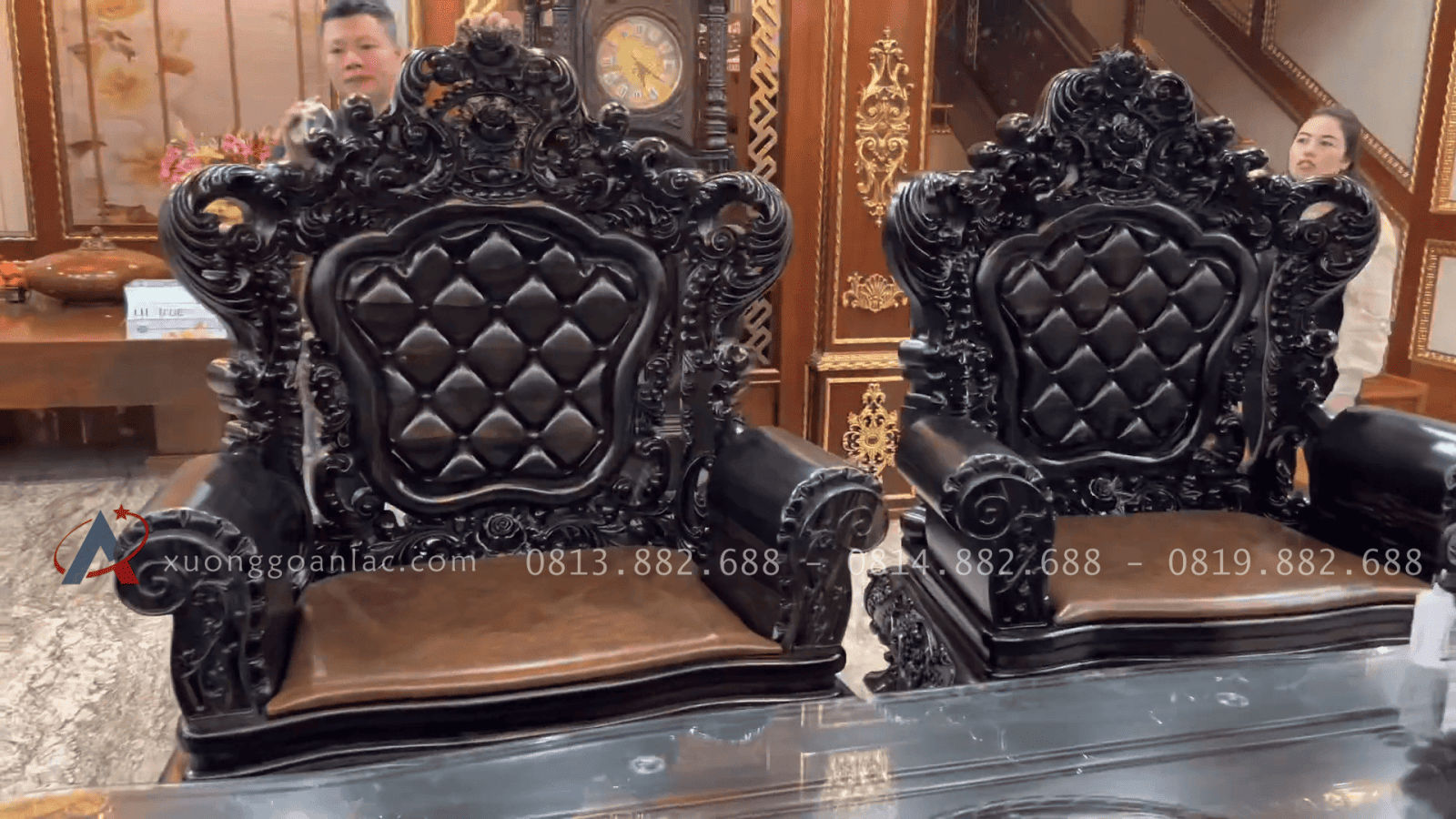 Bàn giao bộ bàn ghế hoàng gia tân cổ điển gỗ mun hoa Lào 8 món cho Chú Nhiệm - Nam Định 38 bộ đôi ghế đơn louis hoàng gia tân cổ điển
