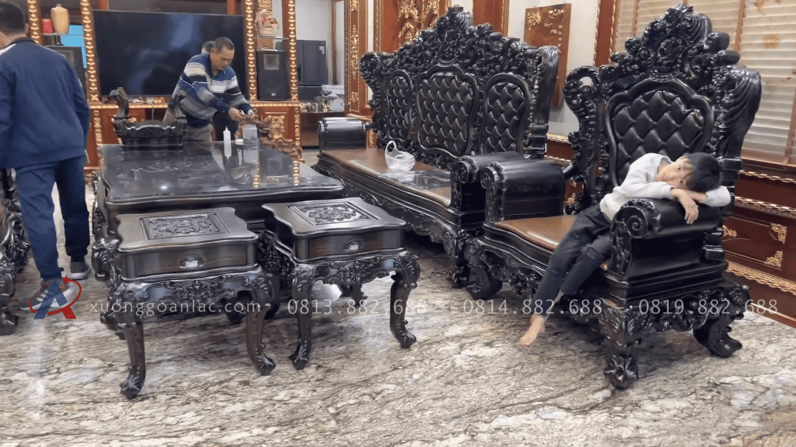 Bàn giao bộ bàn ghế hoàng gia tân cổ điển gỗ mun hoa Lào 8 món cho Chú Nhiệm - Nam Định 28 Mẫu bàn ghế gỗ mun hoa Lào