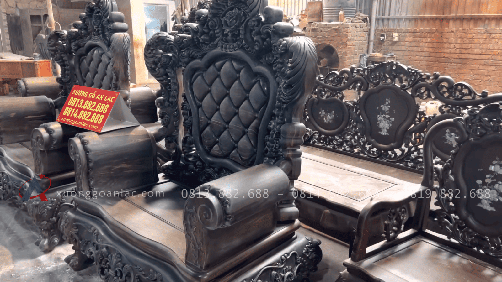 Bàn giao bộ bàn ghế hoàng gia tân cổ điển gỗ mun hoa Lào 8 món cho Chú Nhiệm - Nam Định 34 ghế đơn louis hoàng gia tân cổ điển