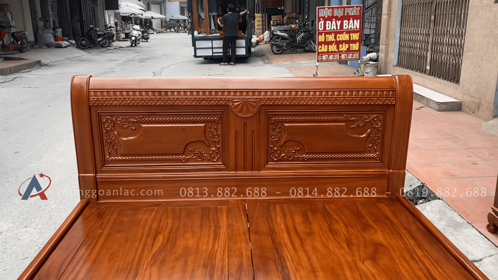 Combo giường ngủ chữ X và bàn trang điểm gỗ gõ đỏ 3 đầu giường đục dải chữ x