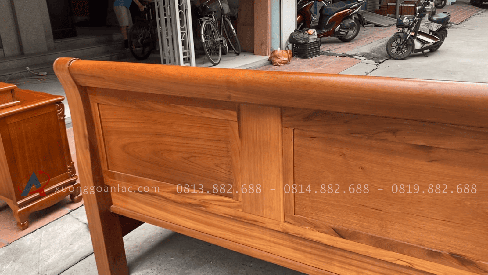 Combo giường ngủ chữ X và bàn trang điểm gỗ gõ đỏ 18 mặt lưng của giường
