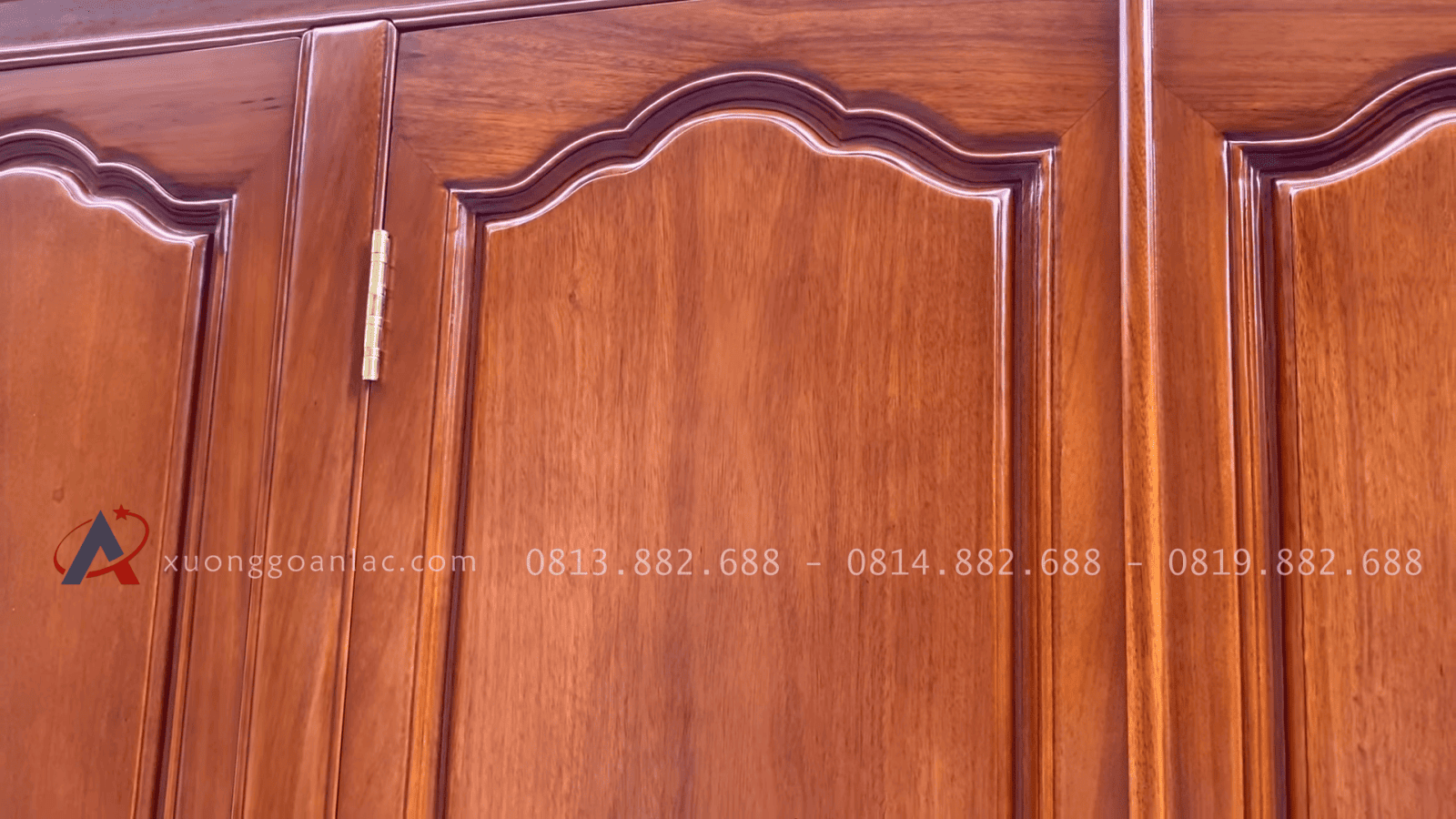 Bộ giường ngủ tủ áo cho phòng ngủ gỗ gõ đỏ 37 mặt cánh tạo khung vòm đẹp mắt