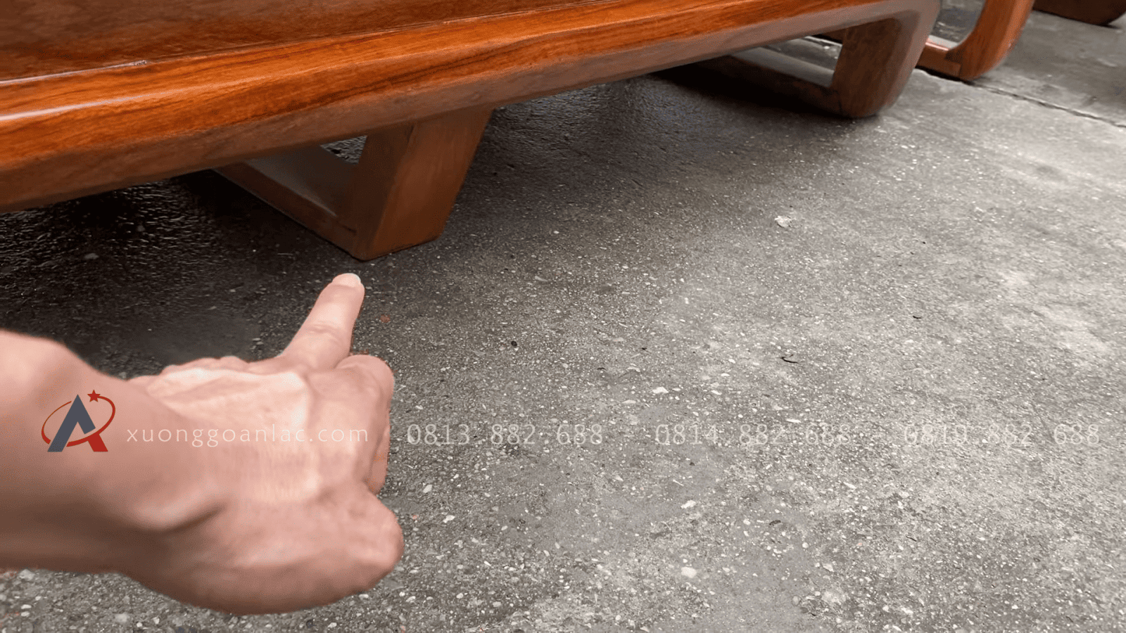 Bộ sofa chân chếch kê hình chữ U gỗ hương đá hàng siêu vip (Anh Đạt - Cao Bằng) 30 đoản dài và ghế đơn đều có chân chống