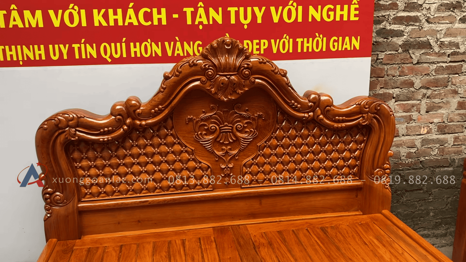 Giường vòm đục trám gỗ Hương Đá 1m8 x 2m 3 đầu giường louis hoa lá tây phông trám hoa mai nổi bật