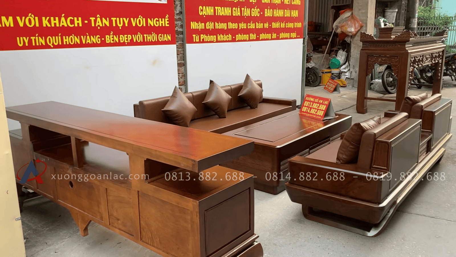Combo sofa chân thuyền, kệ tivi và án gian thờ gỗ hương đá phun PU giả óc chó 36 mẫu kệ tivi hàng cao cấp dày dặn