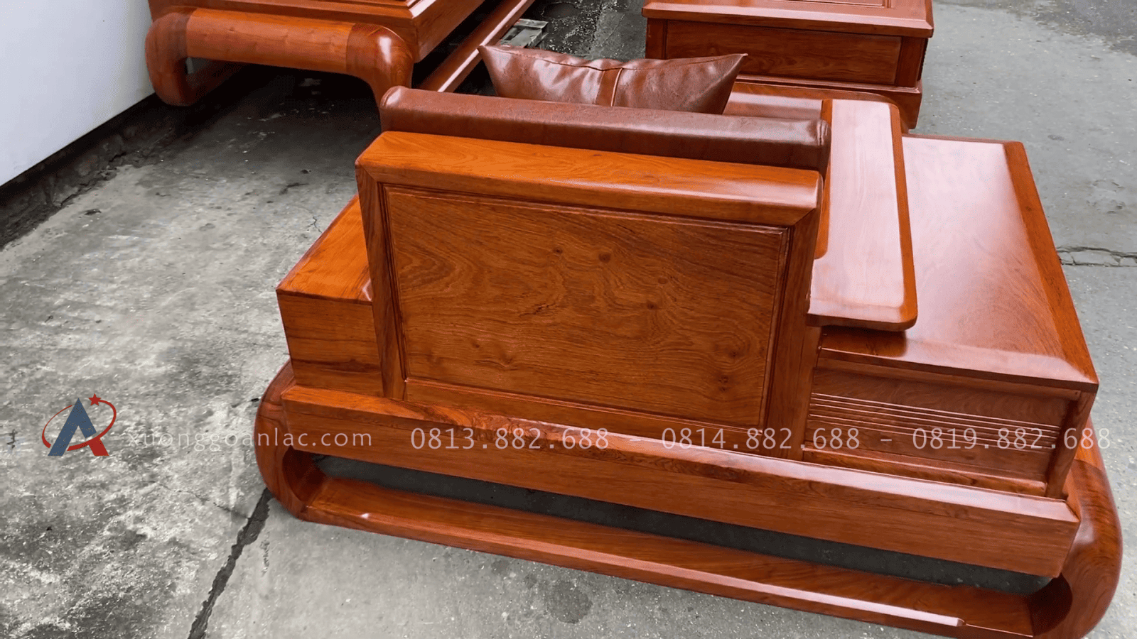 Combo sofa đùi gà full đệm da và kệ tivi giả nguyên khối gỗ hương đá vip (Anh Mạnh - Nam Định) 31 mẫu sofa gỗ đóng hộp