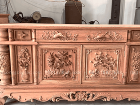 Thân kệ thiết kế ngăn kéo và khoang tủ rộng rãi