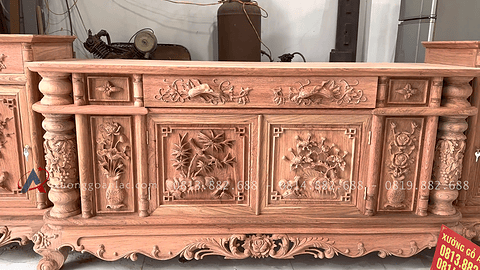 Thân kệ thiết kế ngăn kéo và khoang tủ rộng rãi