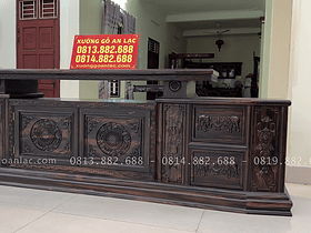 mẫu kệ tivi 2m4 vát cong gỗ mun hoa Lào