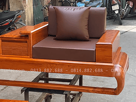 Hai chiếc ghế đơn thiết kế đối nhau