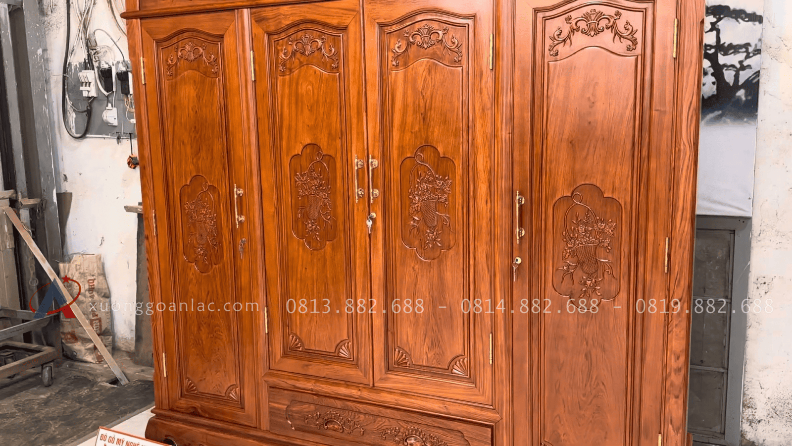 Tủ quần áo 3 buồng 4 cánh gỗ hương đá cao cấp 14 mẫu tủ đục hoa lá tây