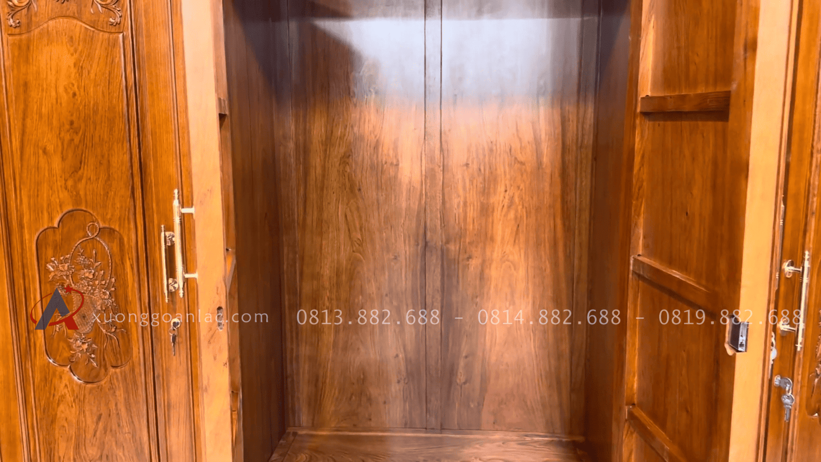 Tủ quần áo 3 buồng 4 cánh gỗ hương đá cao cấp 16 lòng tủ sâu rộng ván hồi hậu liền tấm