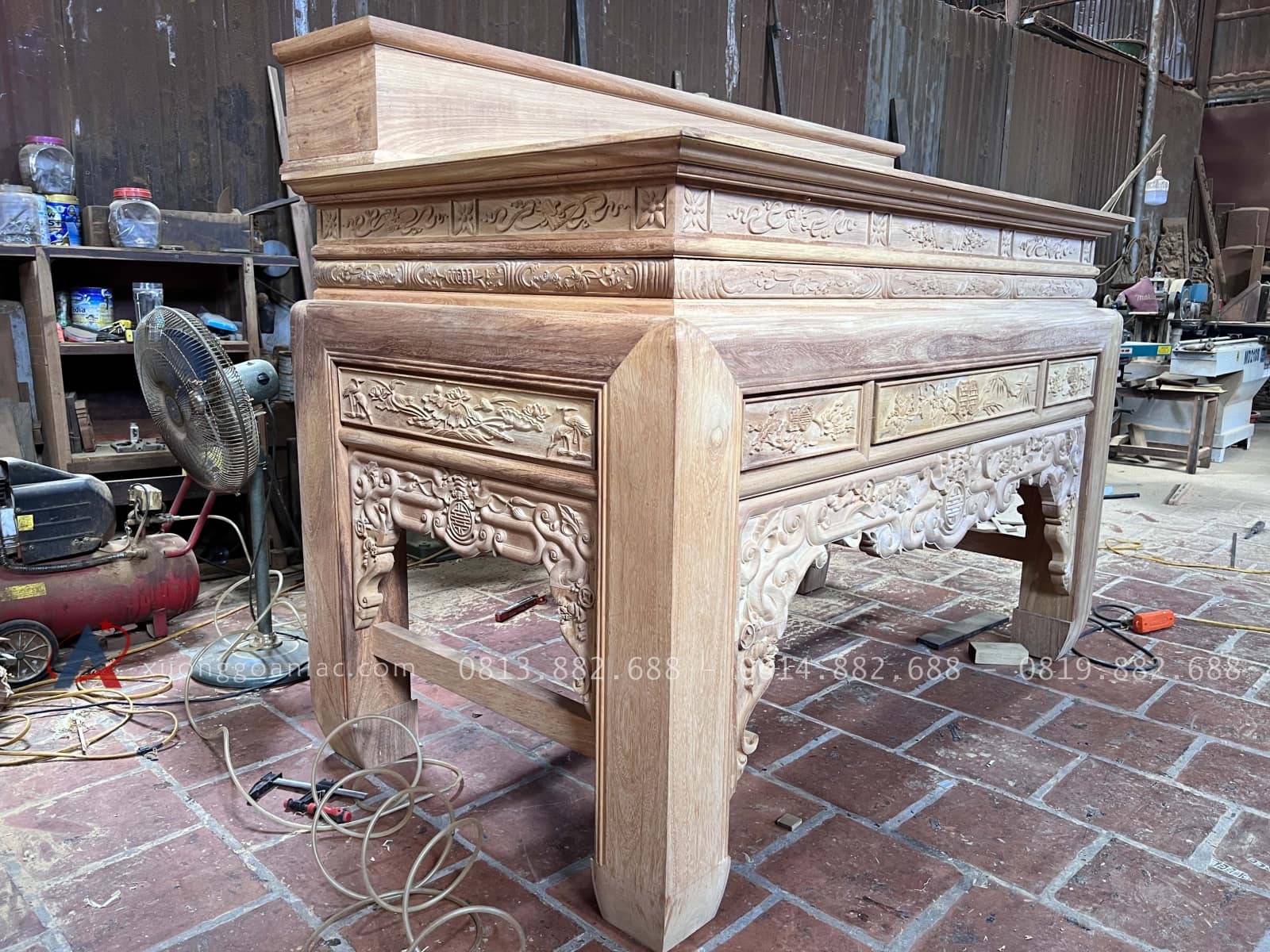 Án gian thờ Ngũ Phúc nhị cấp 2m17 gỗ gõ đỏ chân 16 giao Hà Nam 24 chân 16 bản lớn chắc chắn