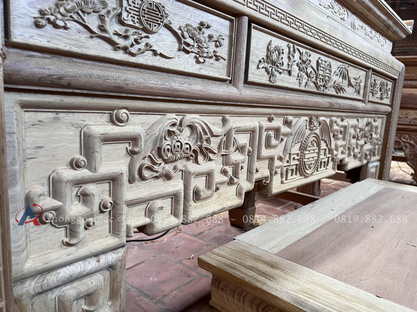 Án gian thờ ngũ phúc 2m17 gỗ gụ Lào chân 14 Anh Hiệp - Nghệ An 21 yếm dạ tiền đục tỉa tinh xảo