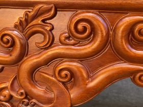 Án gian thờ mẫu như ý 1m97 chân 14 giao Hà Tĩnh 19 cận cảnh họa tiết đục trên yếm dạ