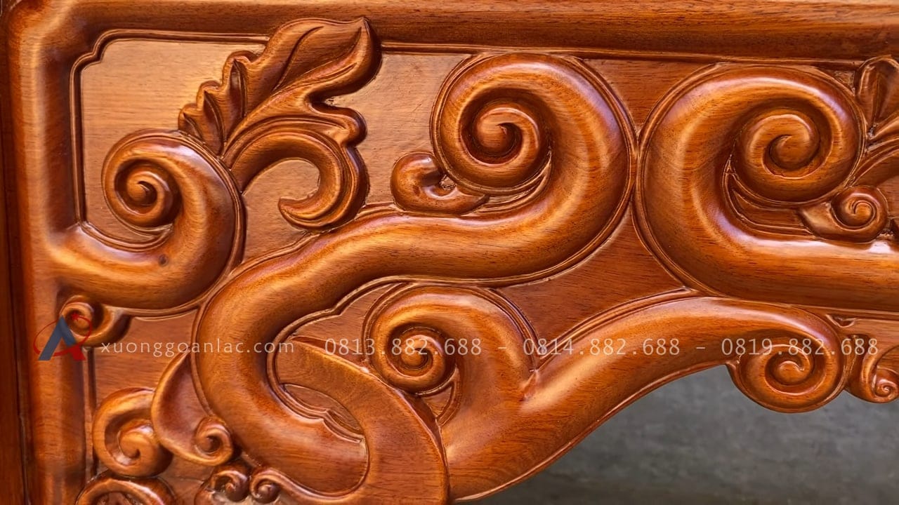 Án gian thờ mẫu như ý 1m97 chân 14 giao Hà Tĩnh 28 cận cảnh họa tiết đục trên yếm dạ