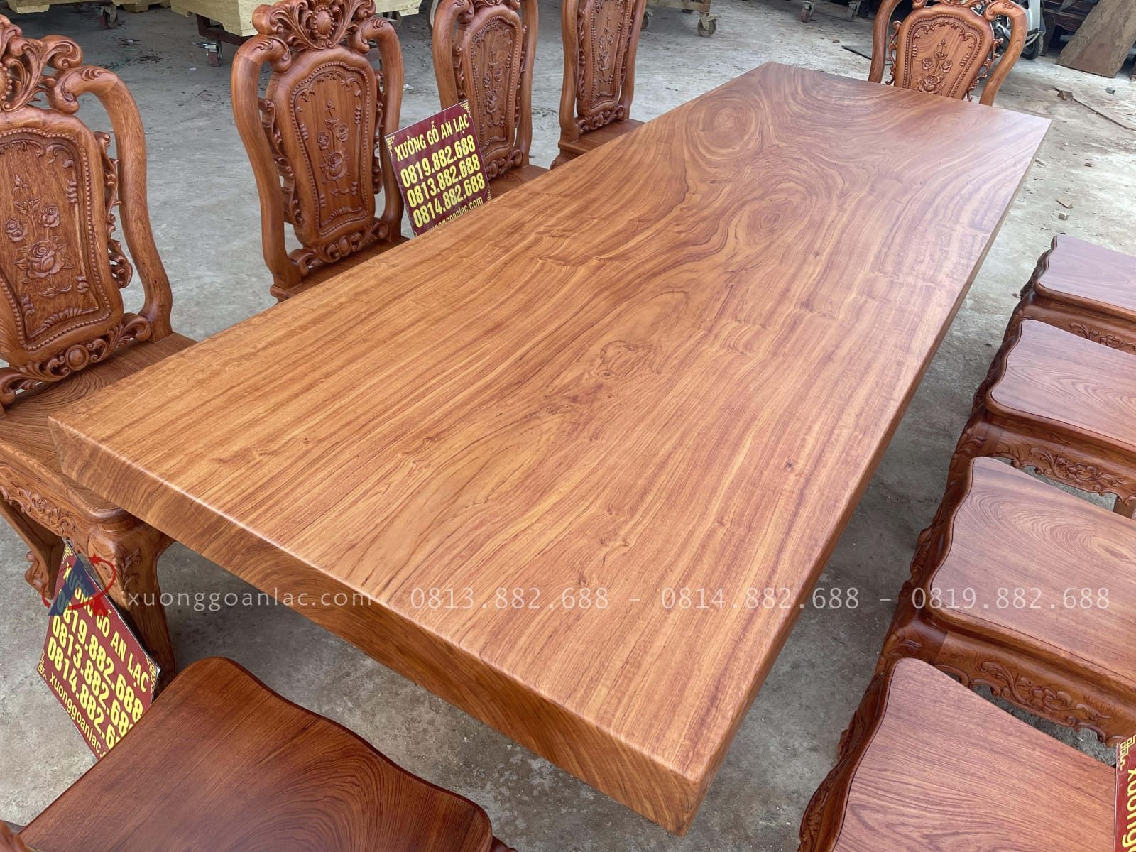 Bàn ăn nguyên khối 10 ghế hồng hạt gỗ hương đá siêu vip (Anh Hồng, Hà Nội) 35 mặt bàn gỗ hương đá