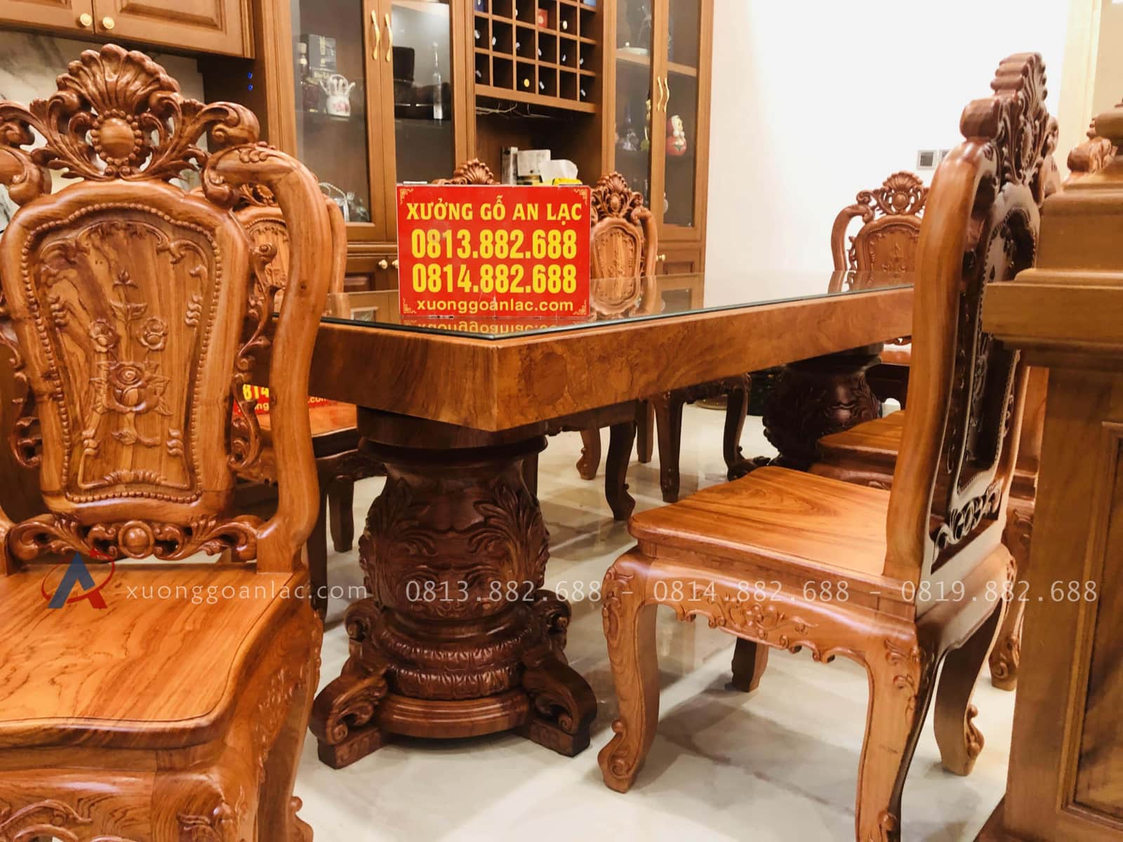 Bộ bàn ăn nguyên khối 8 ghế hồng hạt đục hai mặt gỗ hương đá cao cấp (Anh Đài, Bắc Ninh) 28 mặt bàn nguyên khối dày 12p