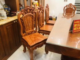 Bộ bàn ăn nguyên khối 8 ghế hồng hạt đục hai mặt gỗ hương đá cao cấp (Anh Đài, Bắc Ninh) 18 bộ bàn ăn 8 ghế