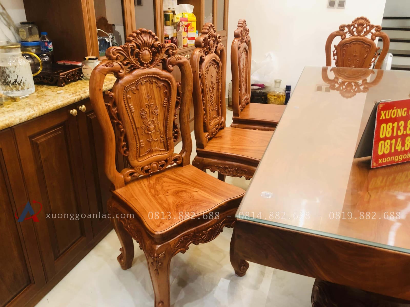 Bộ bàn ăn nguyên khối 8 ghế hồng hạt đục hai mặt gỗ hương đá cao cấp (Anh Đài, Bắc Ninh) 29 bộ bàn ăn 8 ghế