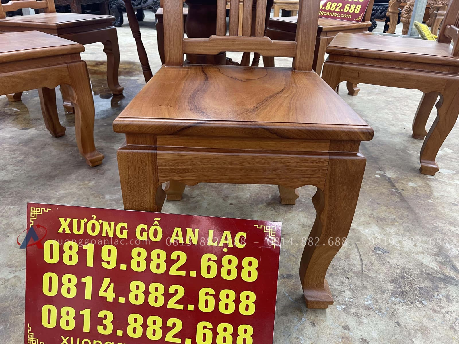 Bộ bàn ăn tròn cùng 6 ghế tựa nan gỗ gõ đỏ cao cấp (Anh Vịnh, Thái Nguyên) 26 mặt ngồi ván tràn gỗ gõ đỏ