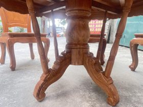 Bộ bàn ăn tròn 6 ghế hoa cúc sang trọng (Chú Quang, An Giang) 9 hệ chân trụ độc đáo