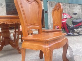 Bộ bàn ăn tròn 6 ghế hoa cúc sang trọng (Chú Quang, An Giang) 12 ghế ngồi lưng cao không tay