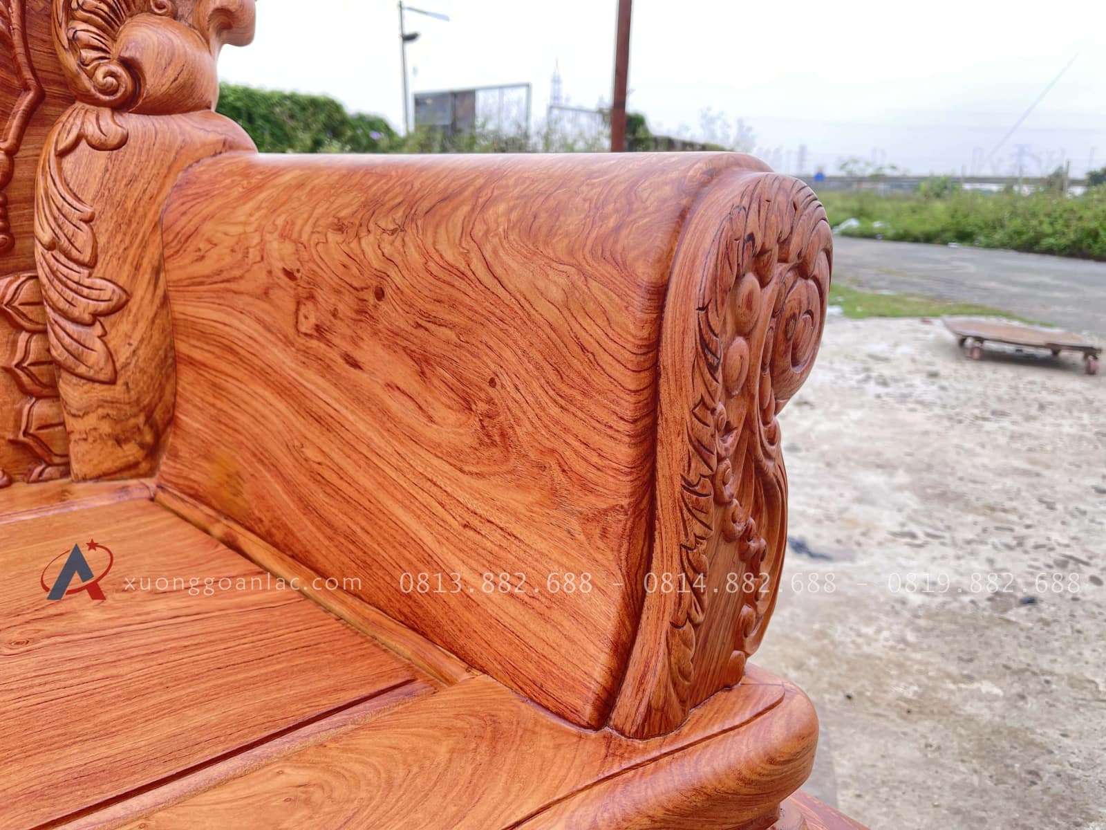 Bộ bàn ghế hoàng gia chân 14- 6 món gỗ hương đá cao cấp 41 Tay ghế tạo hình xoắn lá tây
