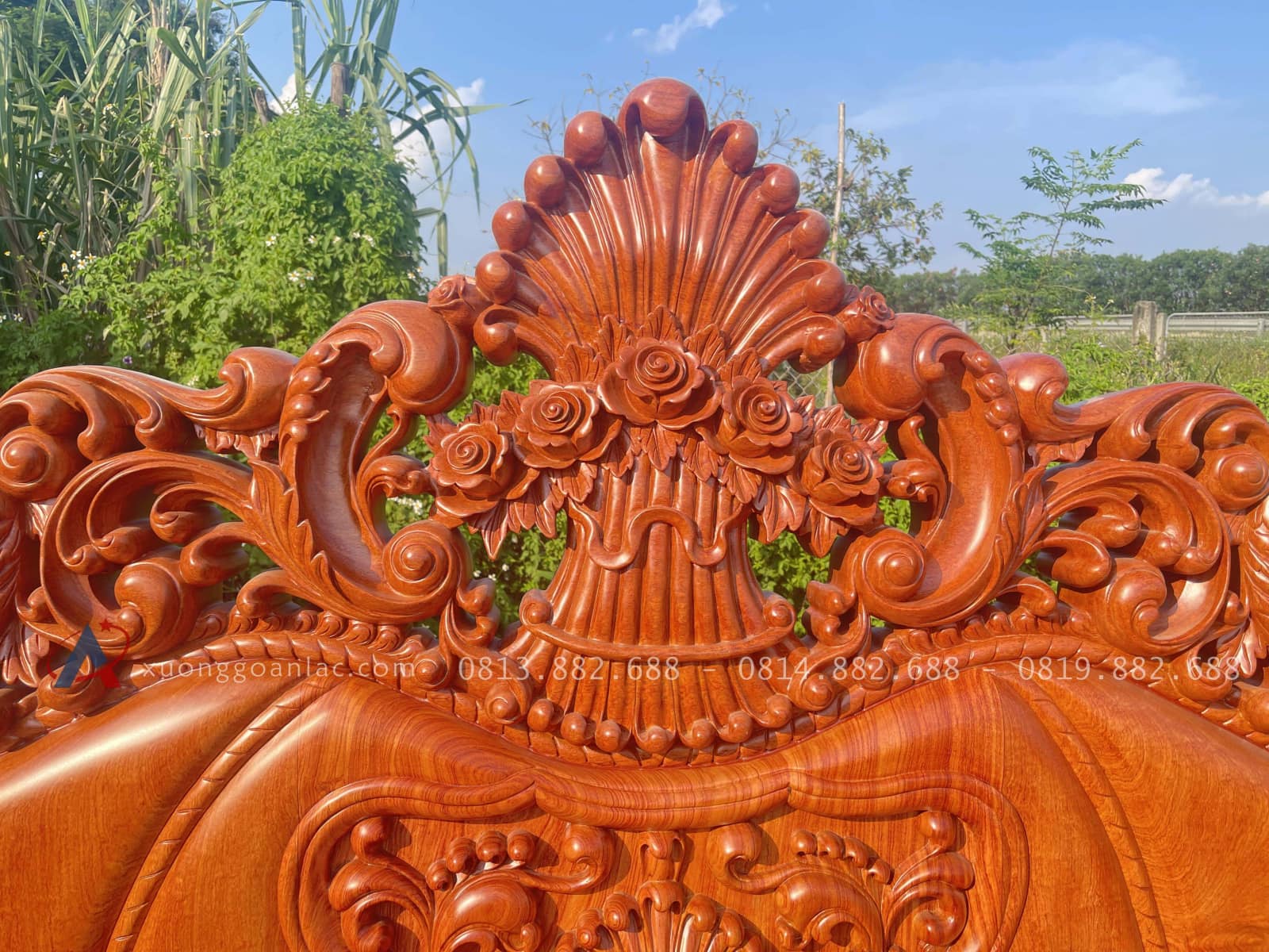 Bộ bàn ghế hoàng gia nguyên khối 10 món gỗ hương đá cao cấp 34 đỉnh chương giỏ hoa hồng lá tây
