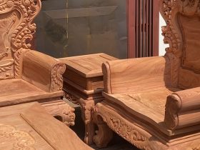 Bản mộc thô bộ louis hoàng gia gỗ hương 8 món chân 12 hàng vip 26 đôn góc bố trí ở đầu đoản