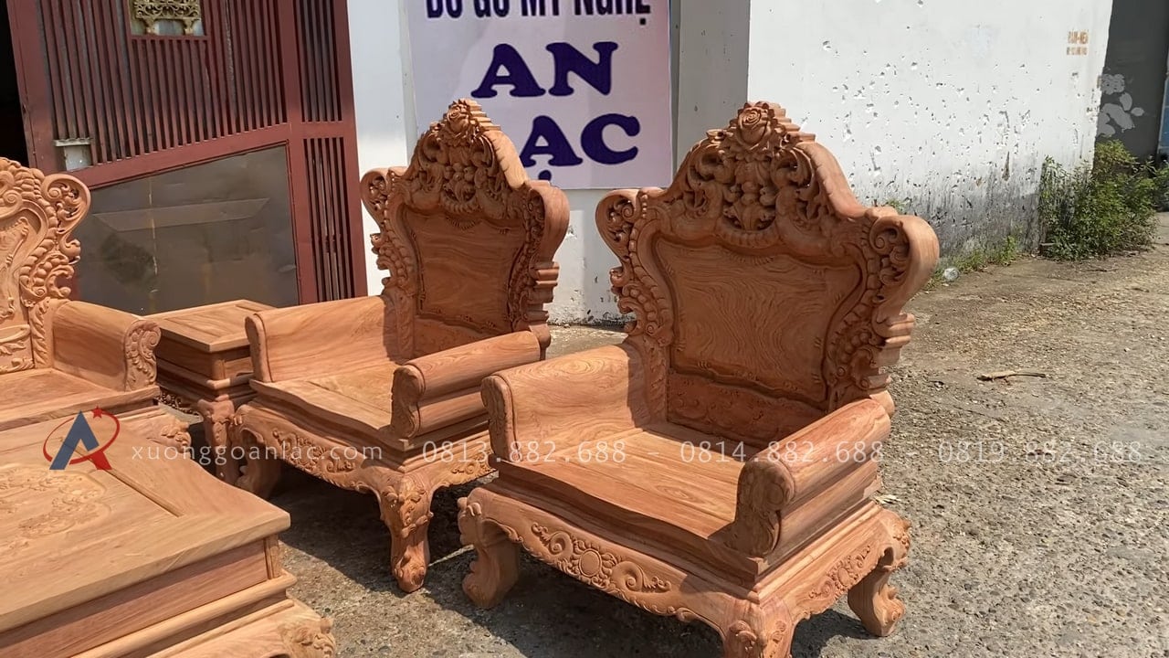 Bản mộc thô bộ louis hoàng gia gỗ hương 8 món chân 12 hàng vip 31 hai ghế đơn bố trí cạnh nhau