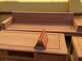 Cận cảnh bản mộc thô 2 bộ sofa chân chéo và chân đùi gà gỗ hương đá cao cấp 35 mặt bàn khung tranh ván liền giữ trơn