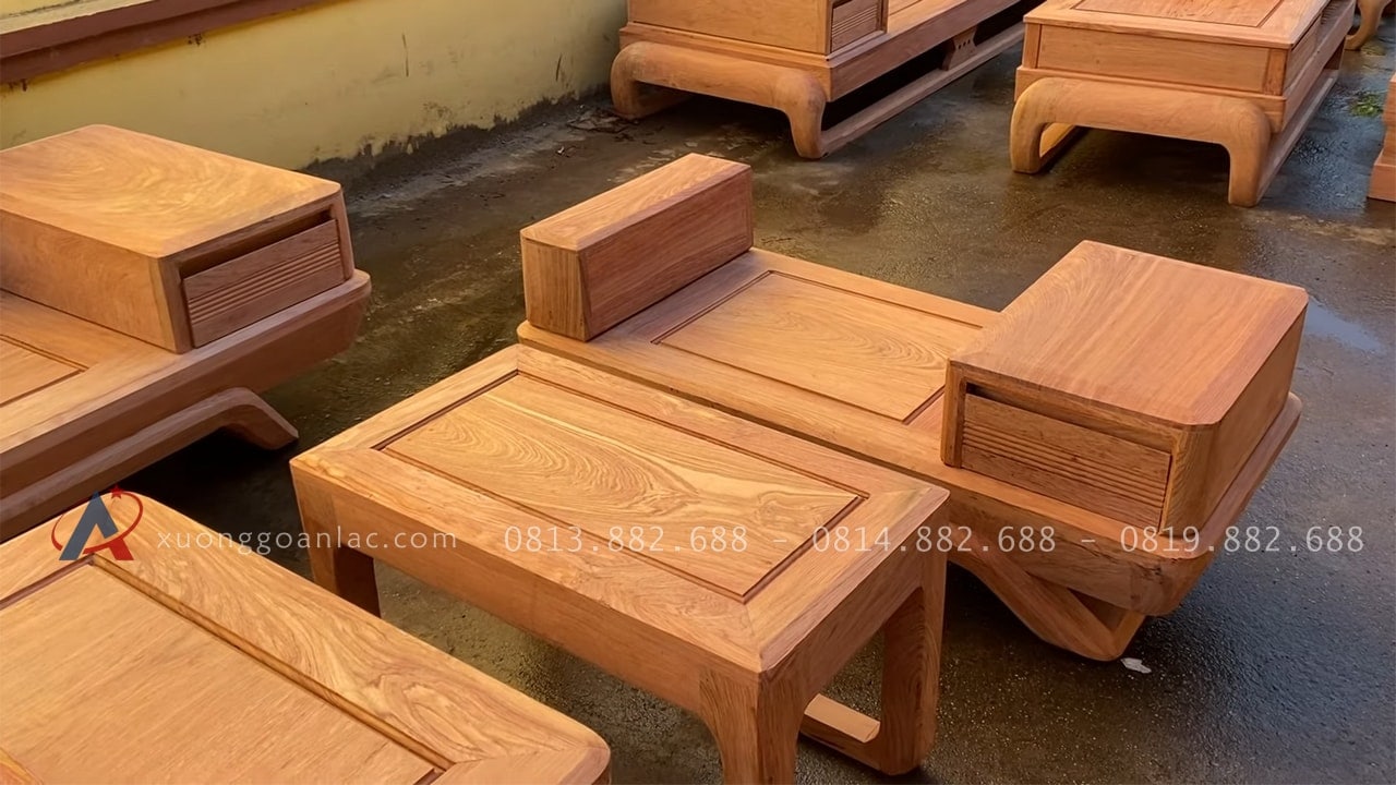 Cận cảnh bản mộc thô 2 bộ sofa chân chéo và chân đùi gà gỗ hương đá cao cấp 61 đôn con ngồi và đôn đầu bản