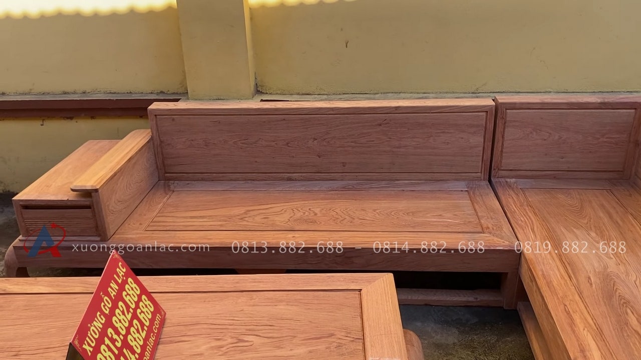 Cận cảnh bản mộc thô 2 bộ sofa chân chéo và chân đùi gà gỗ hương đá cao cấp 45 ghế băng dài rộng rãi