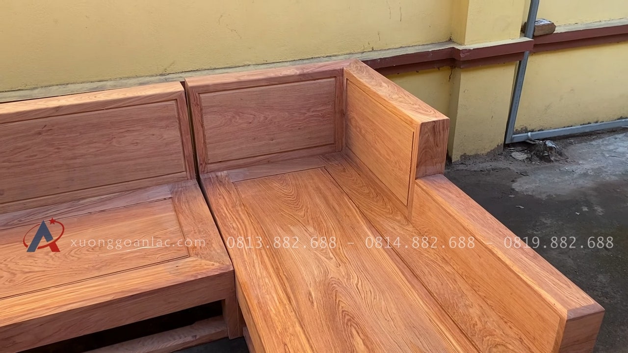Cận cảnh bản mộc thô 2 bộ sofa chân chéo và chân đùi gà gỗ hương đá cao cấp 46 ghế băng góc chữ L