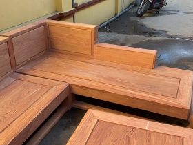 Cận cảnh bản mộc thô 2 bộ sofa chân chéo và chân đùi gà gỗ hương đá cao cấp 27 Đầu ghế băng tay hộp
