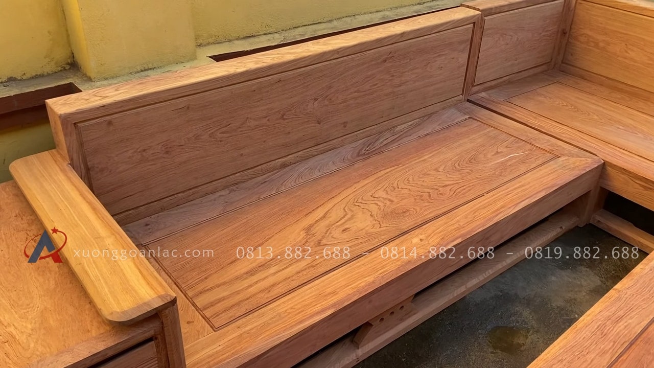 Cận cảnh bản mộc thô 2 bộ sofa chân chéo và chân đùi gà gỗ hương đá cao cấp 49 mặt ghế, mặt vách khng tranh ván liền