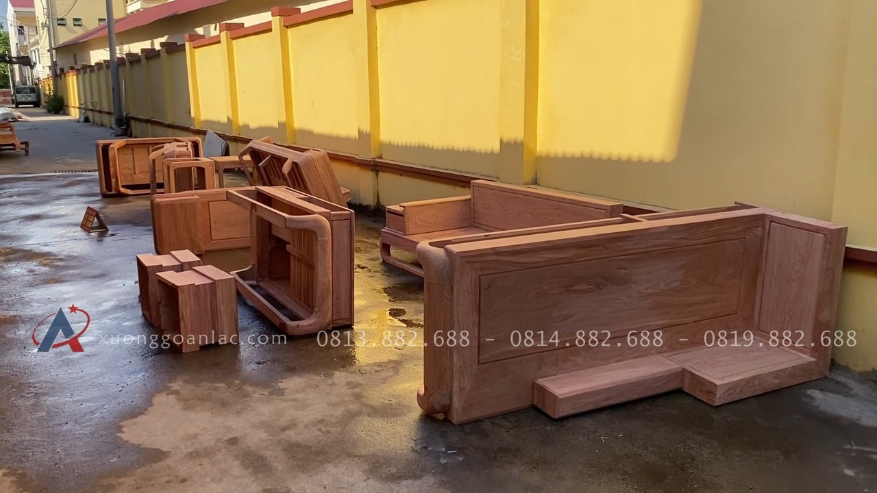 Cận cảnh bản mộc thô 2 bộ sofa chân chéo và chân đùi gà gỗ hương đá cao cấp 50 bản mộc thô của bộ sofa chân đùi gà