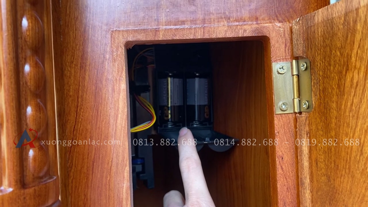 Combo bàn phấn hoa hồng và đồng hồ tứ trụ vát gỗ hương đá cao cấp 41 đồng hồ máy điện tử