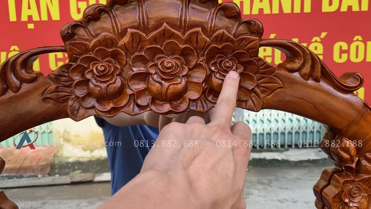 Combo bàn phấn hoa hồng và đồng hồ tứ trụ vát gỗ hương đá cao cấp 3 đỉnh chương đục hoa hồng lá tây